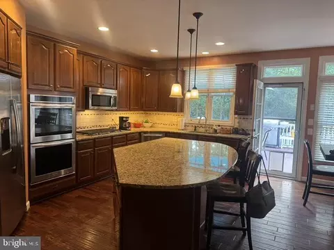 Kitchen - 20235 Leier Pl, Ashburn, VA 20147 photo 1 of 3