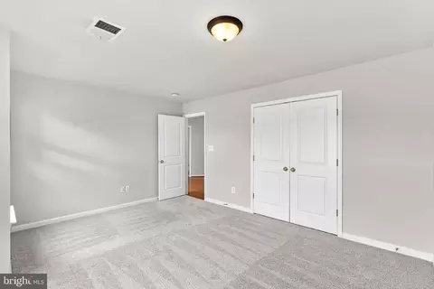 Bedroom - 42755 Chatelain Cir, Brambleton, VA 20148 photo 4 of 7