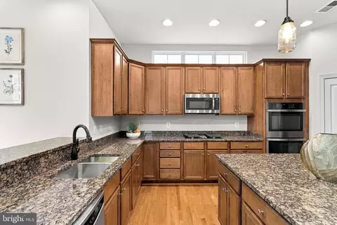 Kitchen - 42755 Chatelain Cir, Brambleton, VA 20148 photo 2 of 7