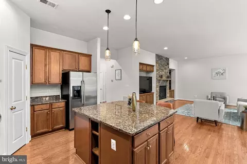 Kitchen - 42755 Chatelain Cir, Brambleton, VA 20148 photo 7 of 7