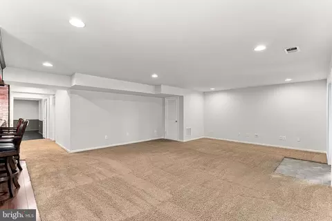 Living - 42755 Chatelain Cir, Brambleton, VA 20148 photo 9 of 9