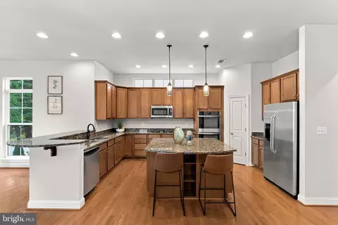 Kitchen - 42755 Chatelain Cir, Brambleton, VA 20148 photo 3 of 7