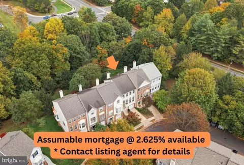 47642 Sandbank Sq, Sterling, VA 20165