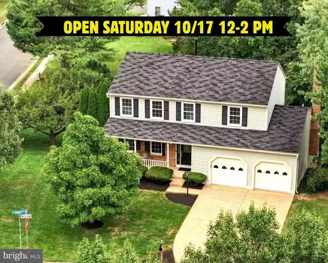 300 Helen Ct, Sterling, VA 20164