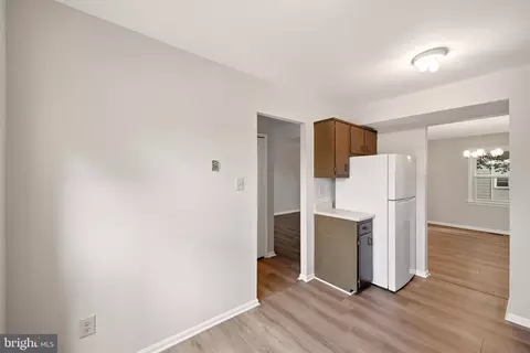 Entry Way - 1003 Salisbury Ct, Sterling, VA 20164 photo 3 of 4