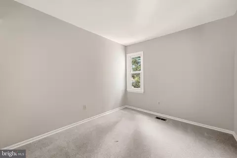 Bedroom - 1003 Salisbury Ct, Sterling, VA 20164 photo 3 of 4