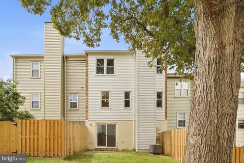 Exterior - 1003 Salisbury Ct, Sterling, VA 20164 photo 2 of 3