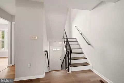 Entry Way - 1003 Salisbury Ct, Sterling, VA 20164 photo 1 of 4