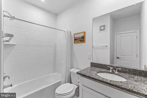 Bath - 42660 Darala Dr, Ashburn, VA 20147 photo 3 of 3