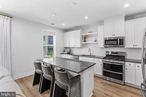Kitchen - 42660 Darala Dr, Ashburn, VA 20147 photo 1 of 3