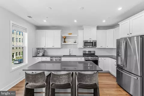 Kitchen - 42660 Darala Dr, Ashburn, VA 20147 photo 2 of 3