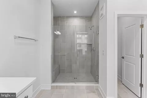 Entry Way - 42660 Darala Dr, Ashburn, VA 20147 photo 7 of 8