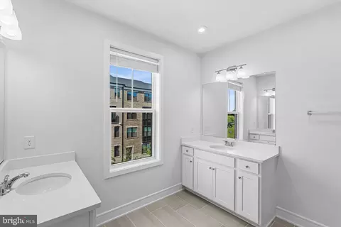 Bath - 42660 Darala Dr, Ashburn, VA 20147 photo 1 of 3