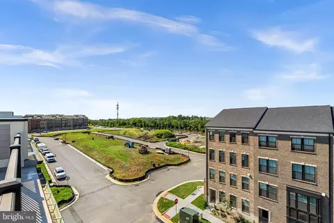 View/Area - 42660 Darala Dr, Ashburn, VA 20147 photo 1 of 4