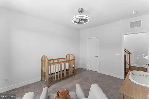 Bedroom - 42660 Darala Dr, Ashburn, VA 20147 photo 5 of 5