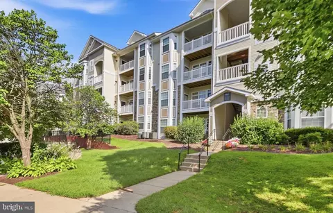 501 Sunset View Ter SE #406, Leesburg, VA 20175
