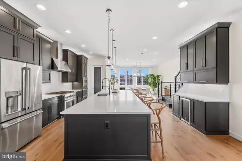 Kitchen - 20277 Oak Bluff Dr, Ashburn, VA 20147 photo 2 of 2
