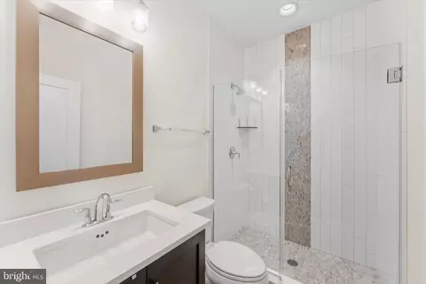Bath - 20277 Oak Bluff Dr, Ashburn, VA 20147 photo 1 of 6