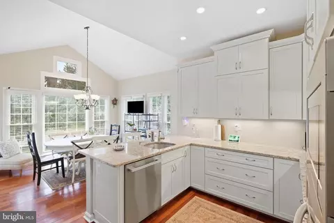 Kitchen - 20242 Ordinary Pl, Ashburn, VA 20147 photo 1 of 2