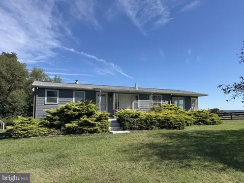 38936 Old Wheatland Rd, Waterford, VA 20197