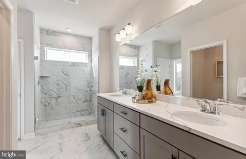 Entry Way - 42614 Waxpool Rd, Ashburn, VA 20148 photo 5 of 6
