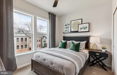 Bedroom - 42614 Waxpool Rd, Ashburn, VA 20148 photo 2 of 3