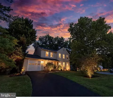 131 Seneca Ridge Dr, Sterling, VA 20164