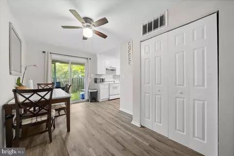 Entry Way - 312 E Cornell Dr E #167, Sterling, VA 20164 photo 2 of 6