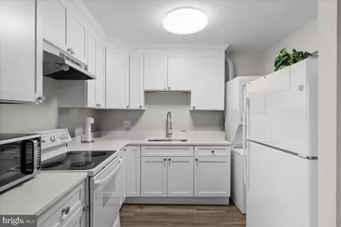 Kitchen - 312 E Cornell Dr E #167, Sterling, VA 20164 photo 1 of 2