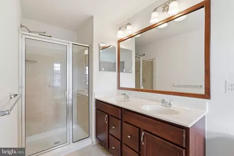 Bath - 25156 Monteith Ter, Chantilly, VA 20152 photo 2 of 2