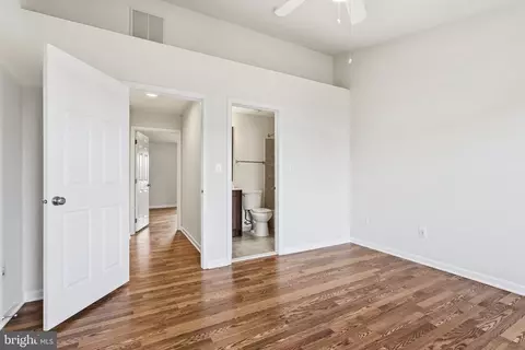 Entry Way - 25156 Monteith Ter, Chantilly, VA 20152 photo 4 of 4