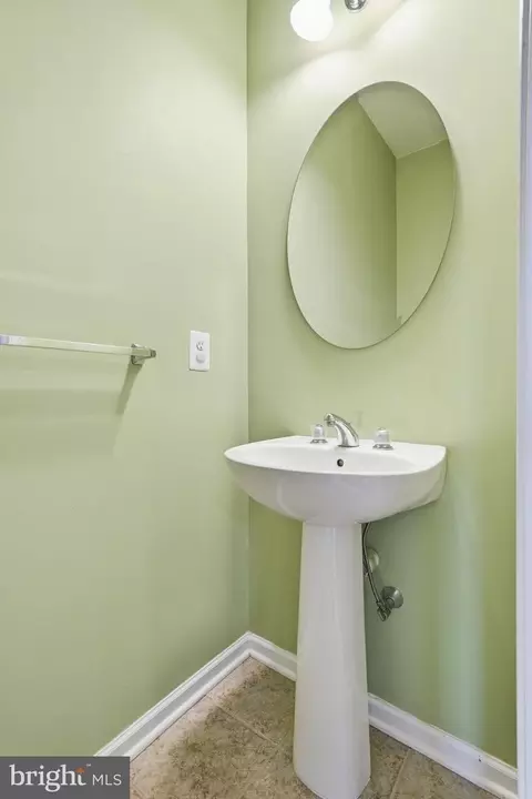 Bath - 25156 Monteith Ter, Chantilly, VA 20152 photo 1 of 2