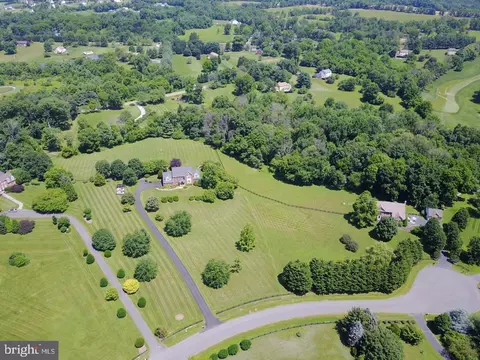 17508 Pinehurst Ct, Purcellville, VA 20132