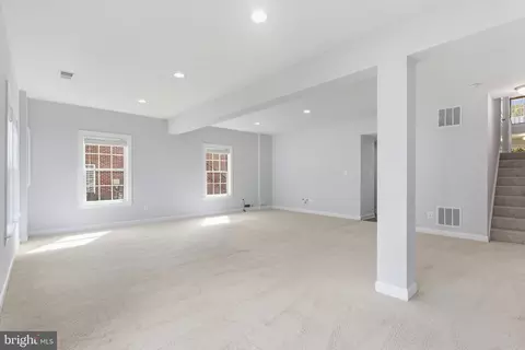 Living - 24958 Ashgarten Dr, Chantilly, VA 20152 photo 12 of 13