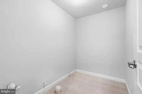Entry Way - 24958 Ashgarten Dr, Chantilly, VA 20152 photo 4 of 4