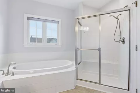 Bath - 24958 Ashgarten Dr, Chantilly, VA 20152 photo 1 of 1
