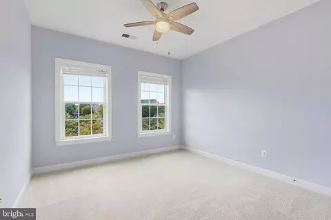 Bedroom - 24958 Ashgarten Dr, Chantilly, VA 20152 photo 3 of 5