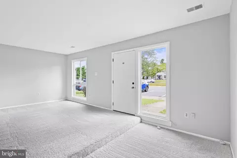 Living - 35 Monarch Dr, Sterling, VA 20164 photo 1 of 6