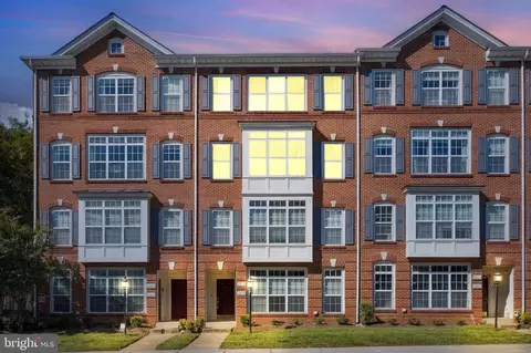 22637 Settlers Trail Ter, Brambleton, VA 20148
