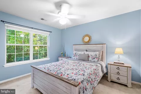 Bedroom - 43848 Glenhazel Dr, Ashburn, VA 20147 photo 5 of 7