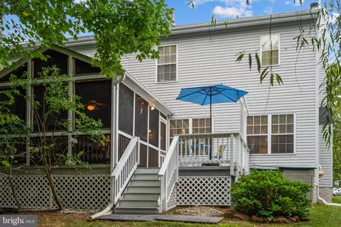 Exterior - 43848 Glenhazel Dr, Ashburn, VA 20147 photo 4 of 9