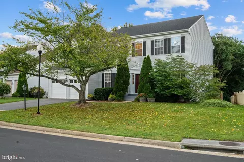 Exterior - 43848 Glenhazel Dr, Ashburn, VA 20147 photo 1 of 9