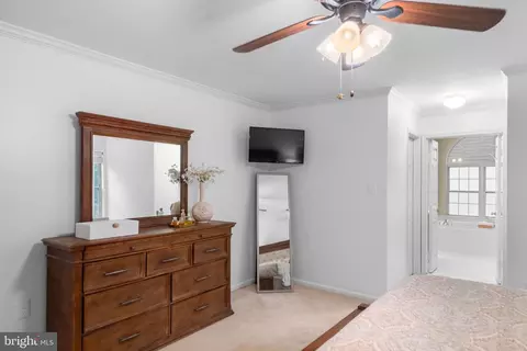 Bedroom - 43848 Glenhazel Dr, Ashburn, VA 20147 photo 3 of 7