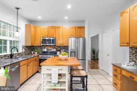 Kitchen - 43848 Glenhazel Dr, Ashburn, VA 20147 photo 1 of 3