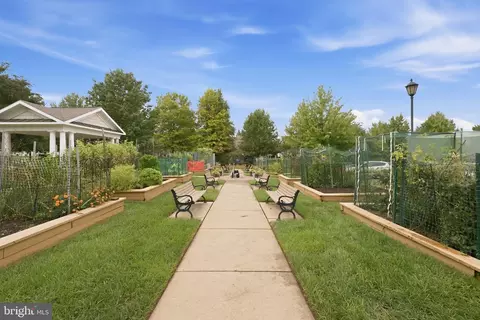 View/Area - 20523 Crescent Pointe Pl, Ashburn, VA 20147 photo 5 of 5