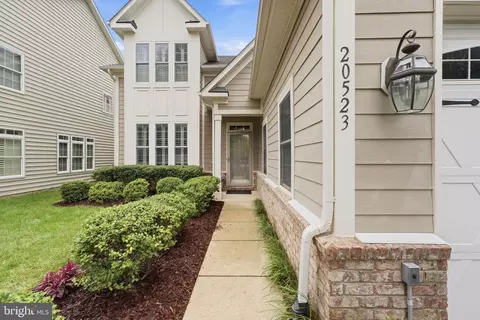 Exterior - 20523 Crescent Pointe Pl, Ashburn, VA 20147 photo 4 of 9