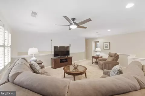 Entry Way - 20523 Crescent Pointe Pl, Ashburn, VA 20147 photo 7 of 9