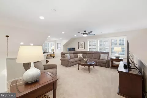 Entry Way - 20523 Crescent Pointe Pl, Ashburn, VA 20147 photo 6 of 9