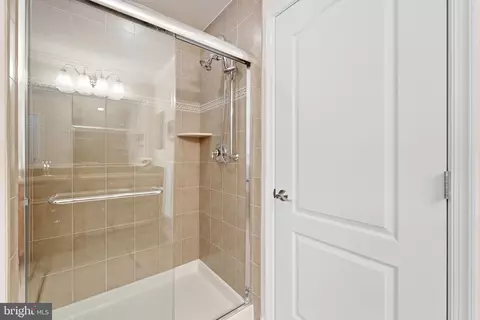 Bath - 20523 Crescent Pointe Pl, Ashburn, VA 20147 photo 5 of 5