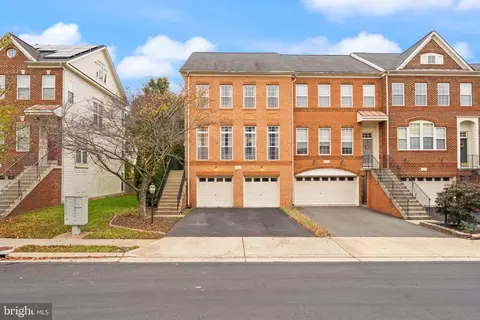 41863 Cinnabar Sq, Aldie, VA 20105